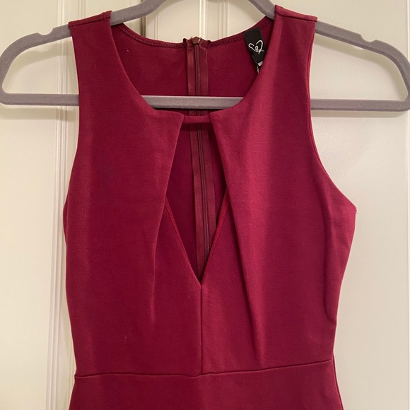 NWT Windsor plum bodycon knee length midi dress - Picture 1 of 4